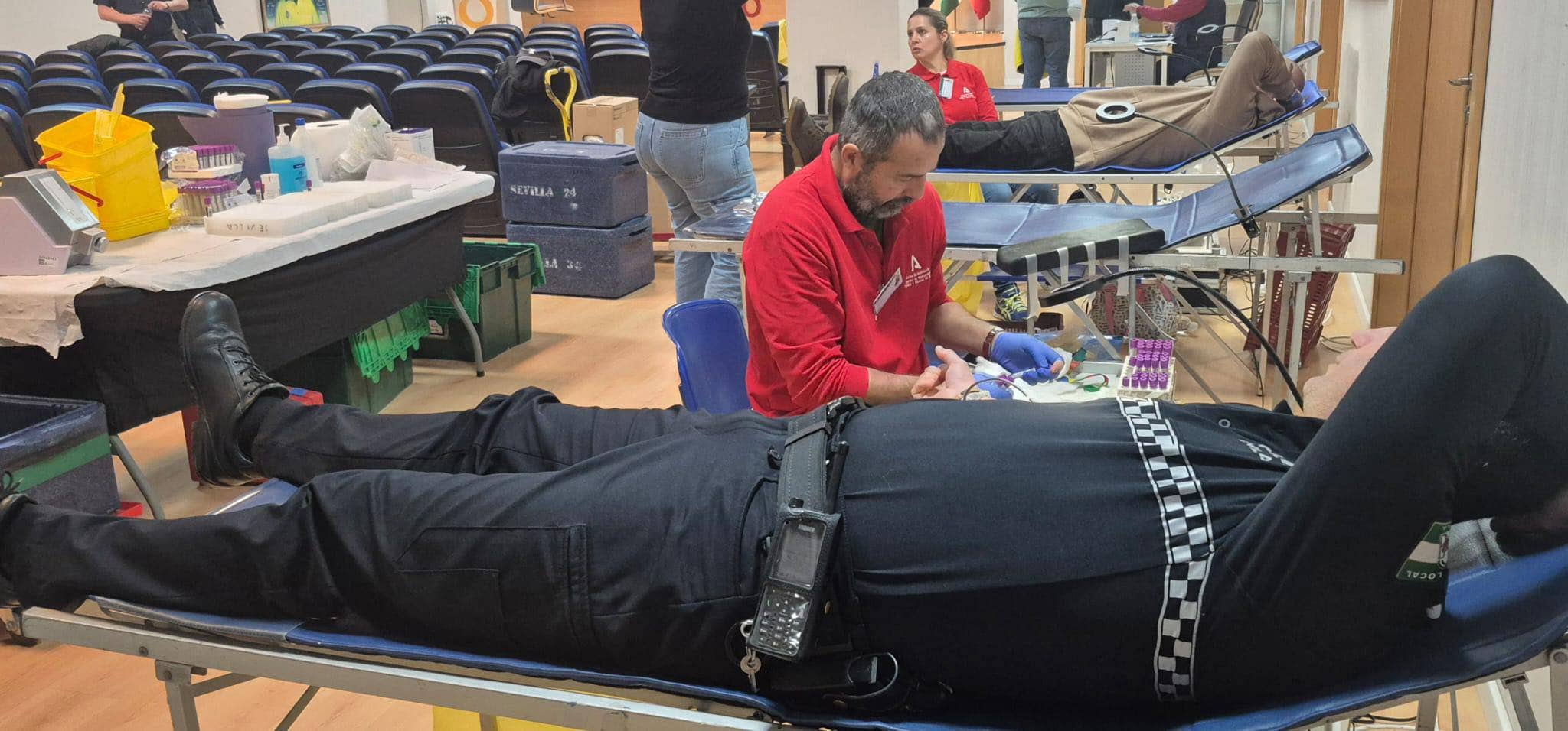 Compromiso y solidaridad: La policía Local de Sevilla se vuelca con las víctimas del accidente ferroviario