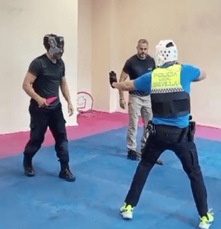 Curso - Uso legal de la fuerza y aplicación del grappling policial